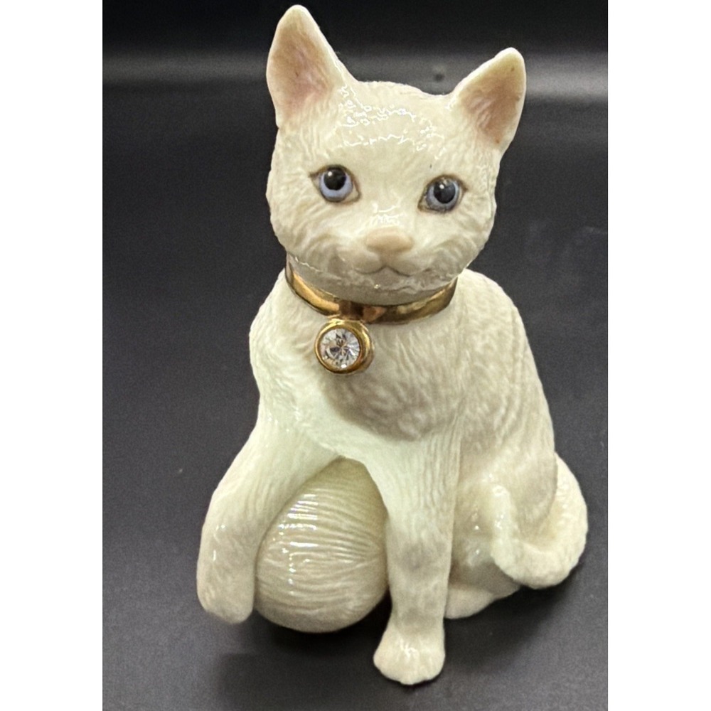 Vtg LENOX PORCELAIN CAT FIGURINE Gold Collar&Crystal Charm w/Yarn Ball RARE FIND